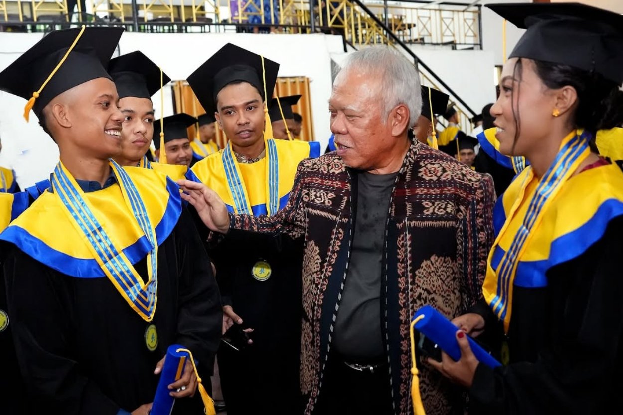 Pak Bas Ajak Tiga Lulusan Terbaik Akademi Teknik Kupang Berkarya di IKN